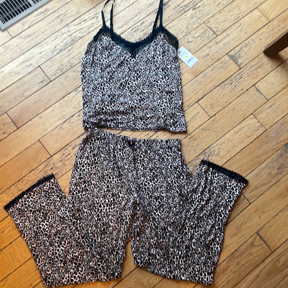 Brand New 2 piece sleepwear set!